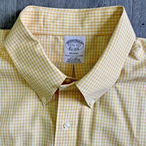 Brooks Brothers Regent Shirt Men's Size 17.5-33 Yellow White Check Non Iron
